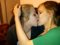 Kissing slutty chicks 11